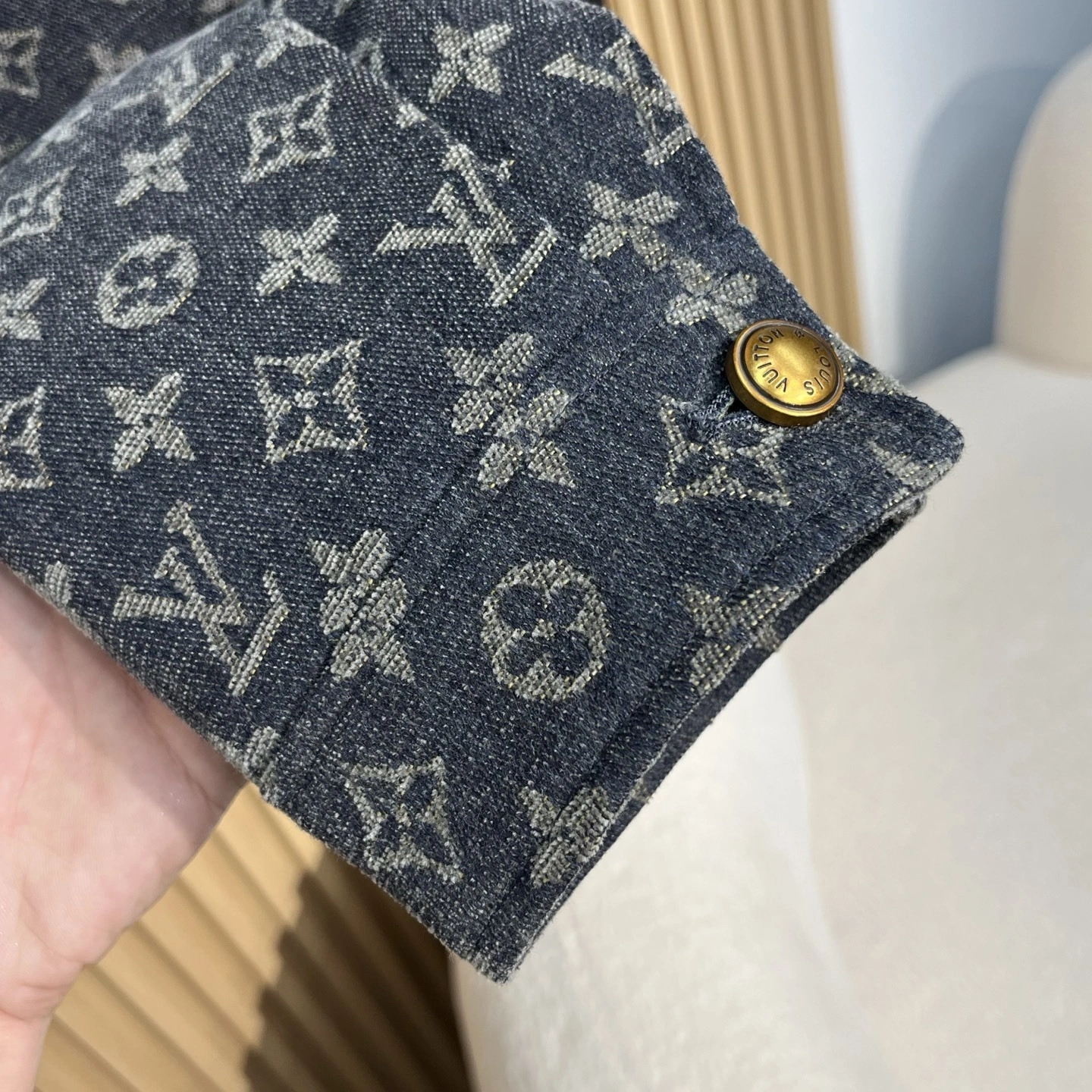 wg.luxury- 8V Down jacket goose down embroidery 2colour item:E-F501J2313-2H